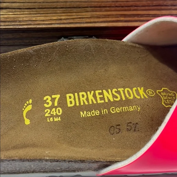Birkenstock Pink Sandals: S-6/6.5 - Picture 4 of 10